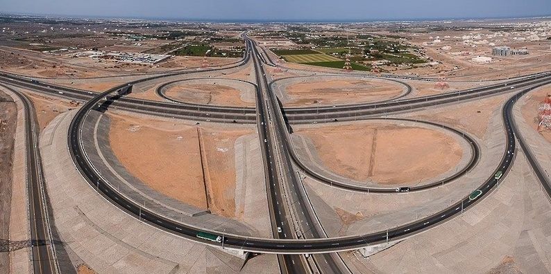 بأكثر من 584 مليون ريال .. إسناد مناقصات لتطوير البنية التحتية والخدمات