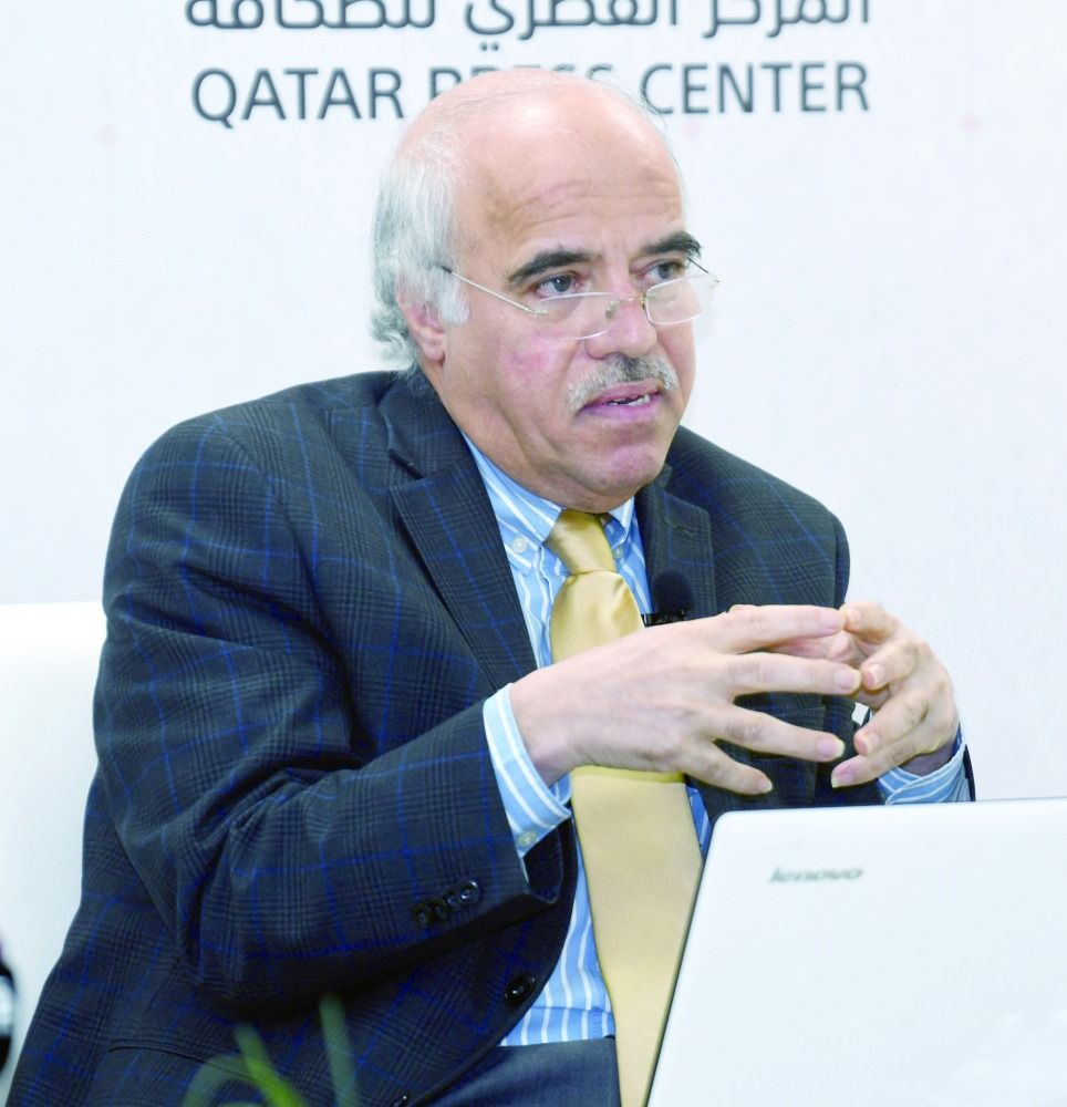 خبراء في ندوة «القطري للصحافة»: الدوحة تجمع بين الجهد الدبلوماسي والعمل الإنساني