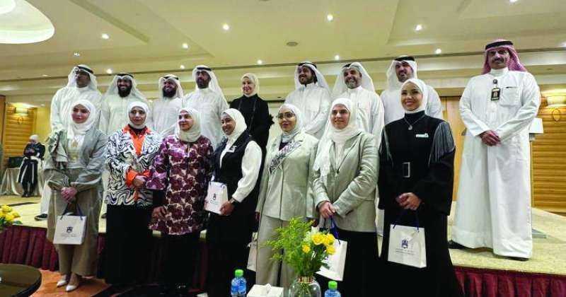 حصة المطوع تتوسط الحضور