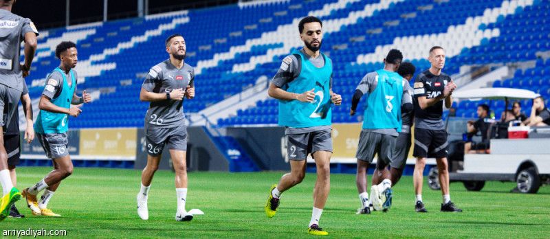 الجمعة.. تتويج الهلال على «المملكة أرينا»