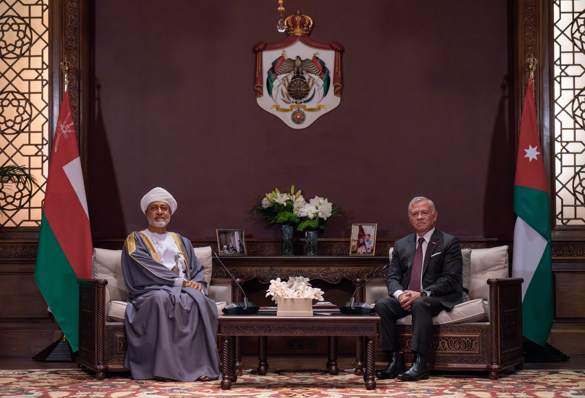 جلالة السلطان يلتقي بملك الأردن بمقر إقامته بقصر الندوة بالعاصمة ⁧‫عَمّان