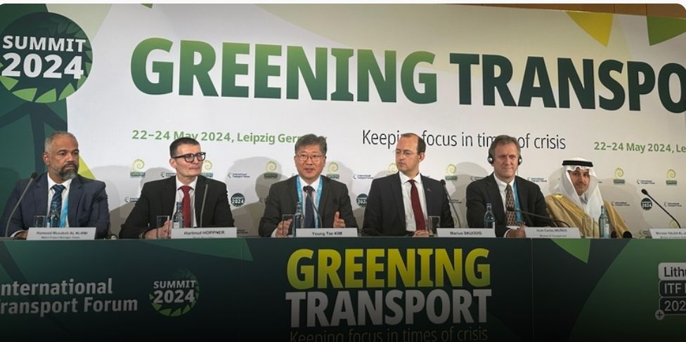 سلطنةُ عُمان تنضمّ إلى منتدى النقل الدولي