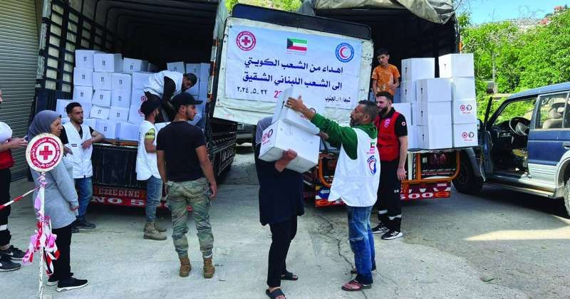 من مساعدات جمعية الهلال الأحمر الكويتي لأهالي جنوب لبنان
