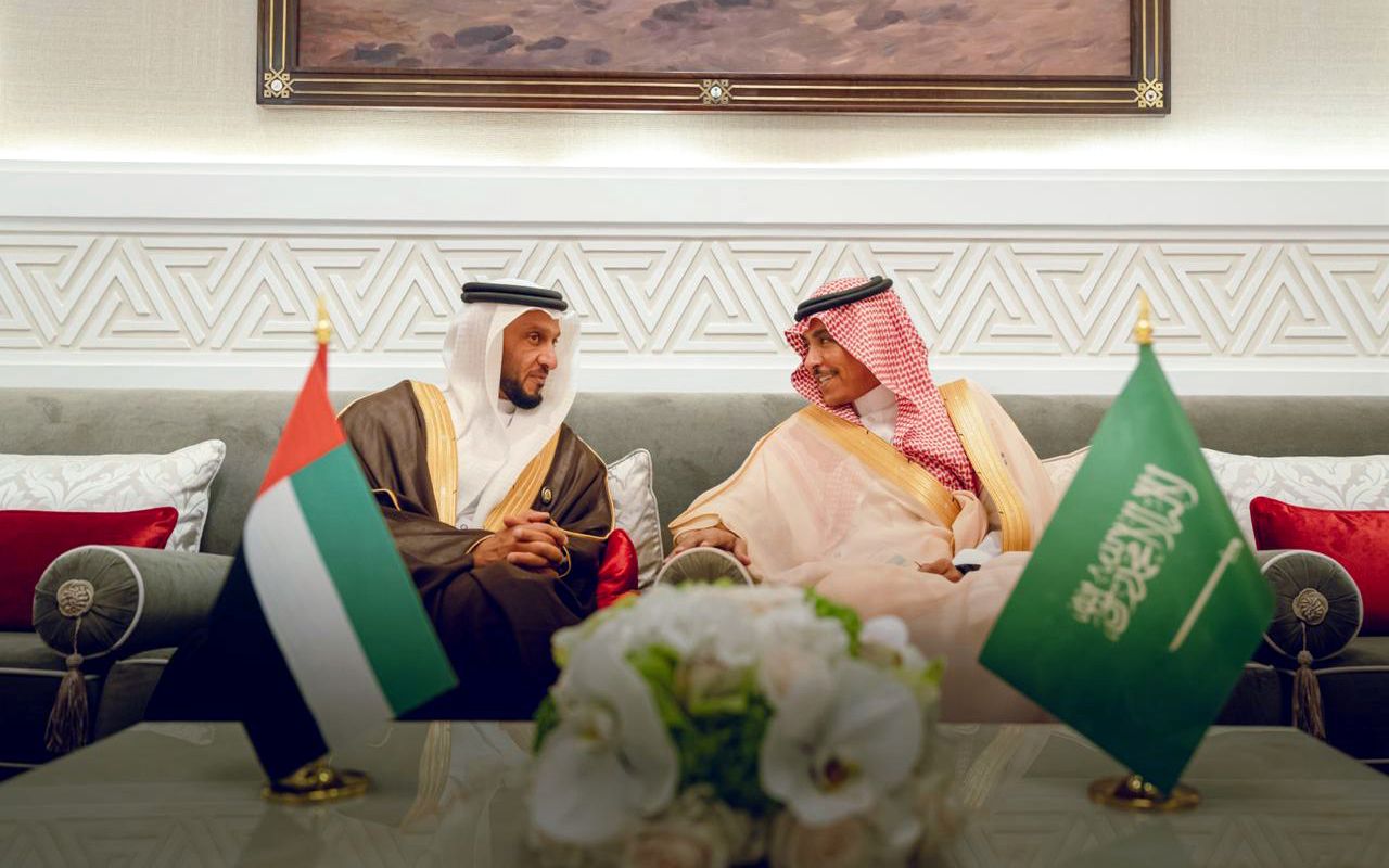 بحث التعاون الإعلامي بين الإمارات والسعودية والكويت والبحرين وقطر