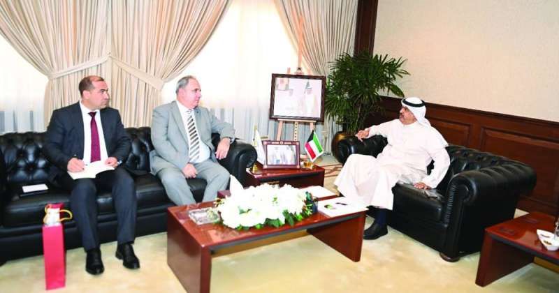 محافظ حولي مستقبلاً سفير أذربيجان