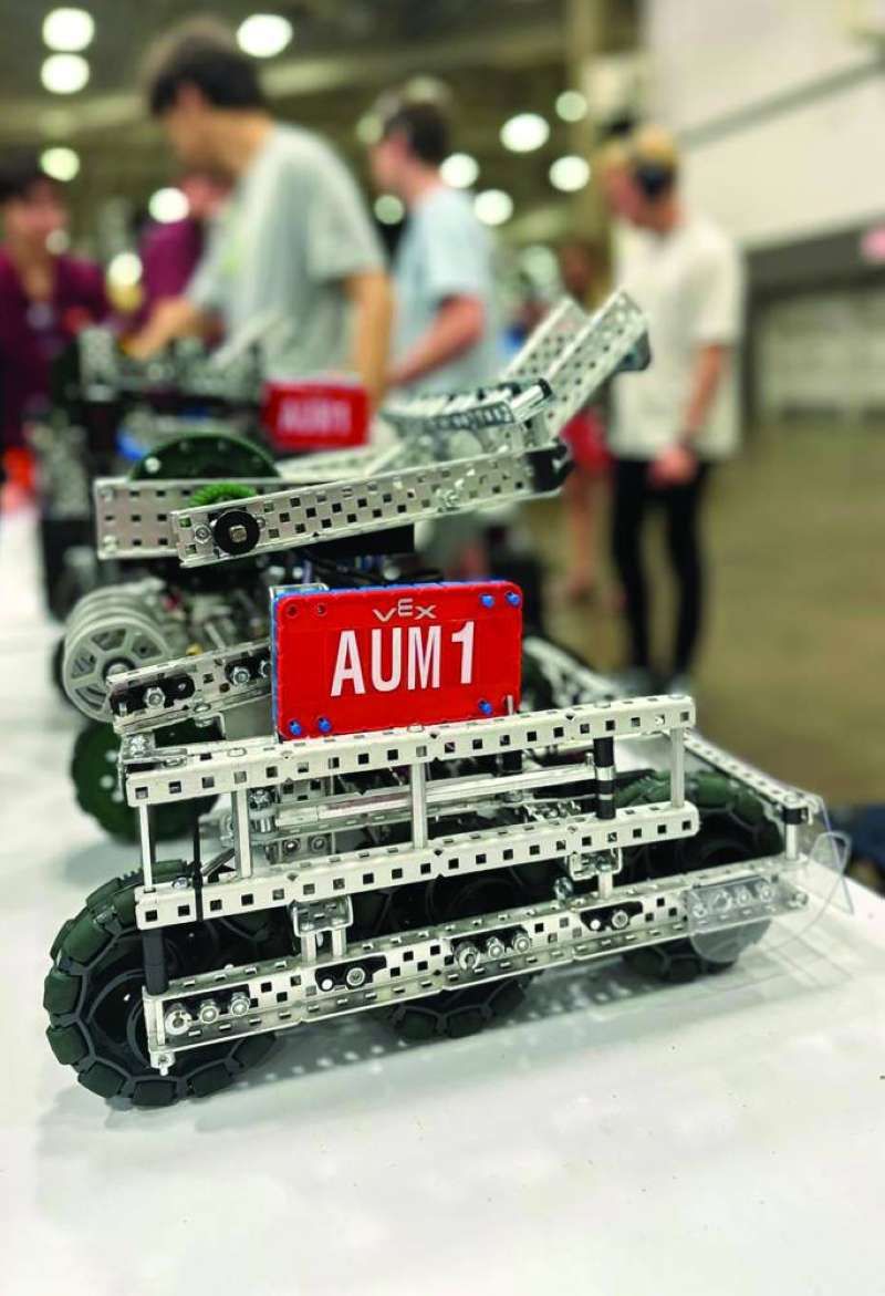 «AUM» الوحيدة عربياً في الدور الـ 16 المؤهِّل لنهائيات مسابقة الروبوتات VEX في الولايات المتحدة.. في مجموعة «Spirit»
