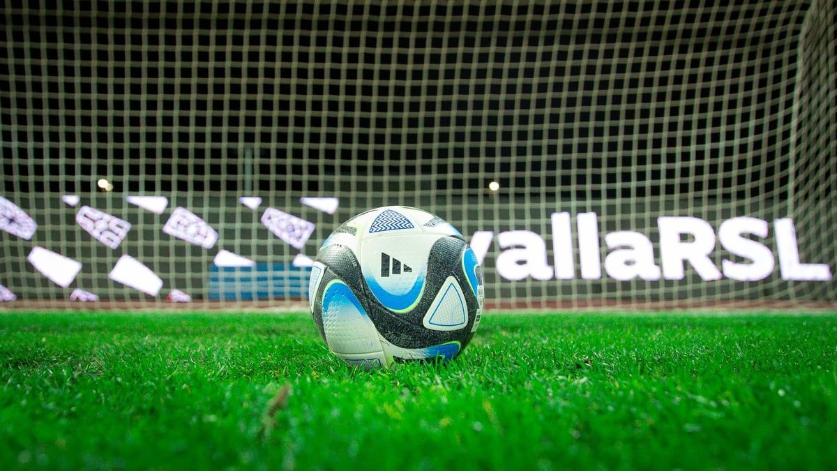 عارف ينشر تغريدة قبل مواجهة “الهلال والنصر” في نهائي كأس الملك