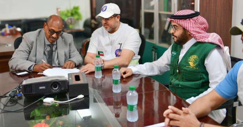 الهلال الأحمر الكويتي يسلم السودان مساعدات طبية بقيمة مليون دولار