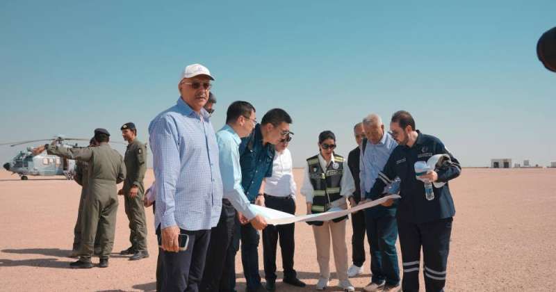 وزيرة الأشغال تبحث مع وفد صيني تنفيذ المشاريع التنموية الضخمة