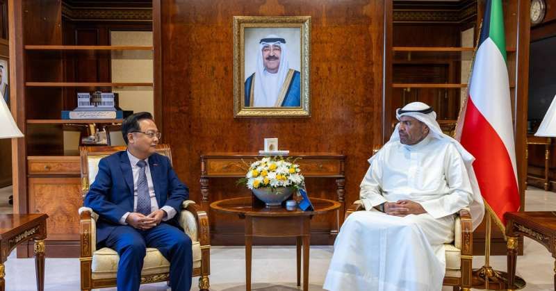 وزير الخارجية يبحث مع سفير إيطاليا سبل تعزيز العلاقات في مختلف المجالات