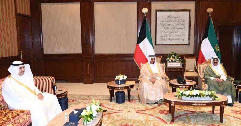 سمو الأمير يستقبل رئيس الوزراء ورئيس ديوان المحاسبة