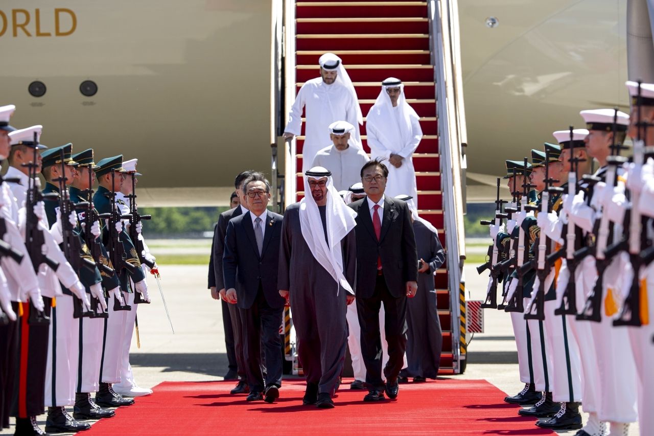 محمد بن زايد: الإمارات وكوريا نموذج متميز للعلاقات الإيجابية والبناءة