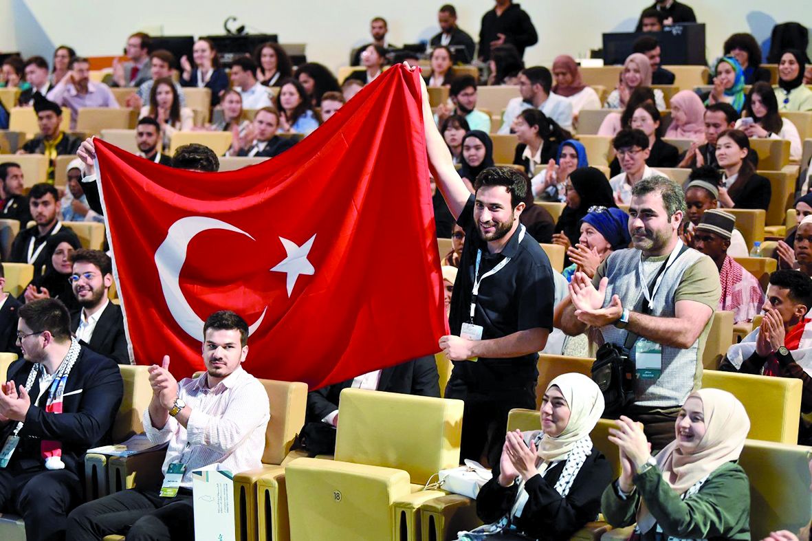 فلسطين تواجه لبنان في نهائي «مناظرات الجامعات»