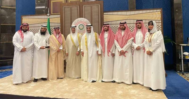وزير الإعلام ونظيره البحريني يكرمان الفائزين بجائزة التميز الإعلامي العربي