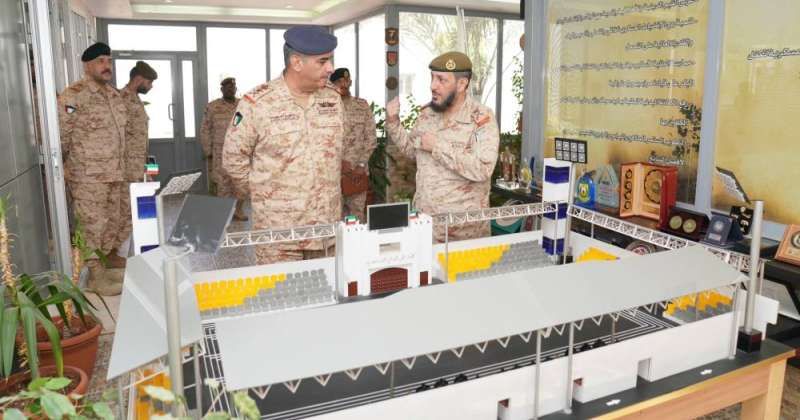 رئيس الأركان: تطوير البرامج التعليمية والتدريبية لرفع مستوى جودة المخرجات