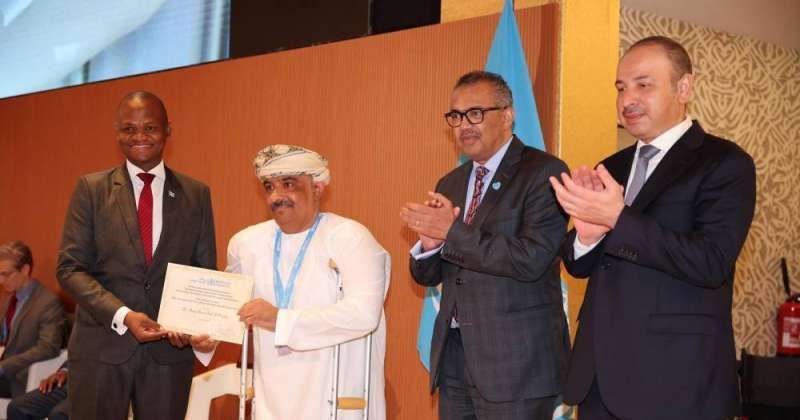 صورة تذكارية للفائزين بالجائزة