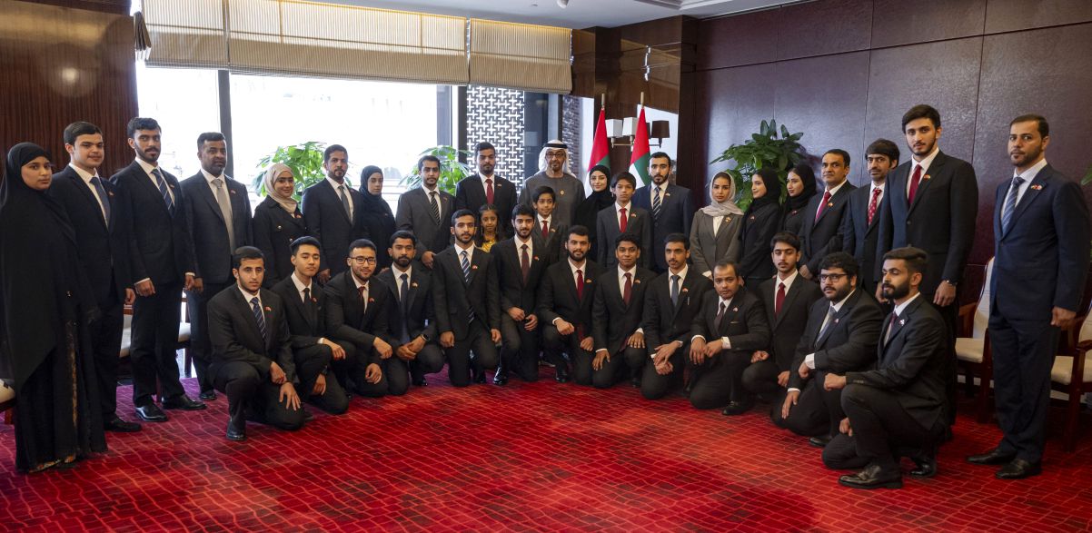 رئيس الدولة: شباب الإمارات ثروة الوطن الحقيقية التي يراهن عليها لتحقيق طموحاته التنموية