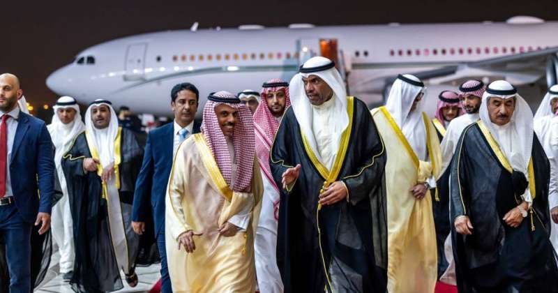 وزير الخارجية السعودي يصل إلى الكويت في زيارة رسمية