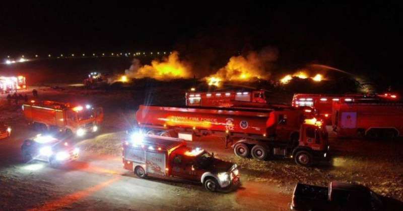 «الإطفاء»: السيطرة على حريق إطارات في منطقة السالمي ولا إصابات