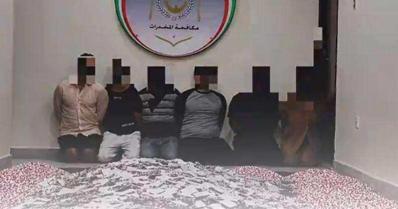 «الداخلية»: القبض على 6 متورطين حاولوا تهريب مليون كبسولة «ليريكا» عن طريق المطار