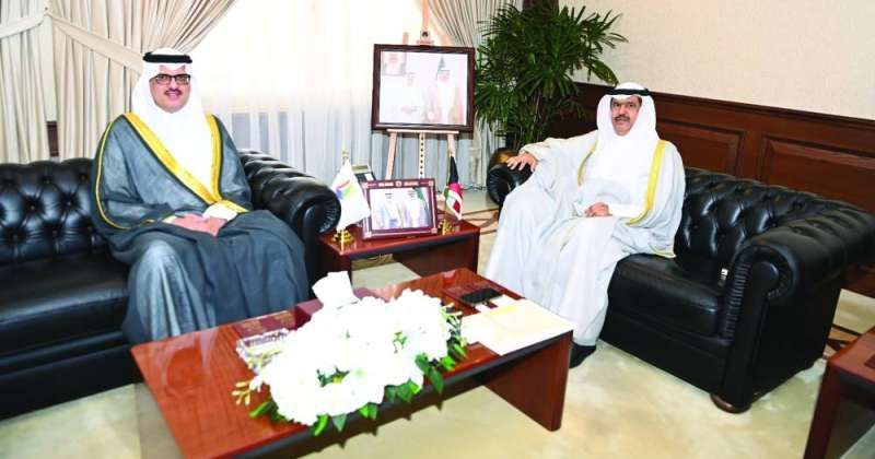 الأصفر مستقبلاً سفير خادم الحرمين الشريفين