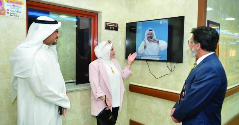 صيدلية «العدان التخصصي» تحاكي الصُم والبكم