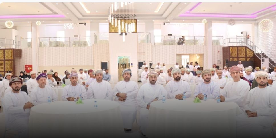 الإسكان والتخطيط العمراني تستعرض المخطط الهيكلي للرستاق