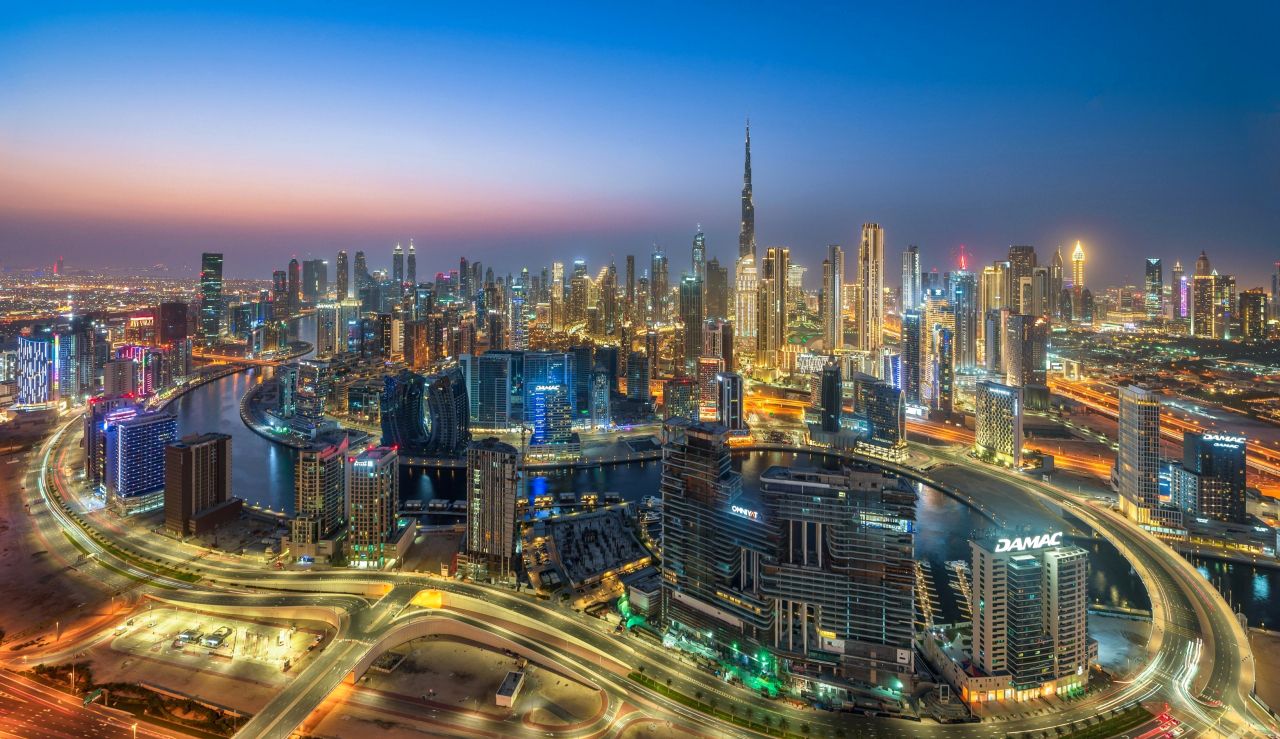 أداء قوي للقطاع الخاص في الإمارات خلال مايو