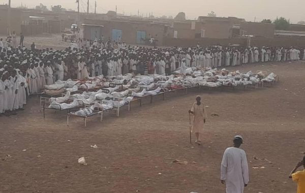 السودان.. 100 قتيل بقرية وسط البلاد والجيش يتهم الدعم السريع بارتكاب مجزرة