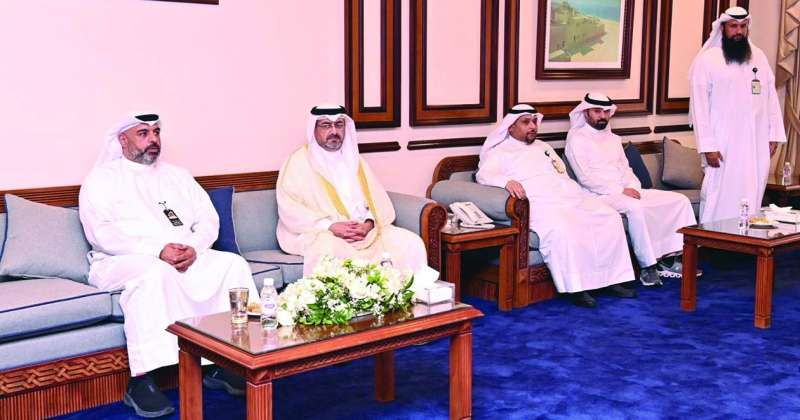 مُحافظ العاصمة يُكرّم فريق ضبطية اللحوم الفاسدة في المُباركية