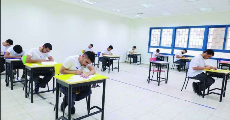 لجنة اختبار في ثانوية الأصمعي