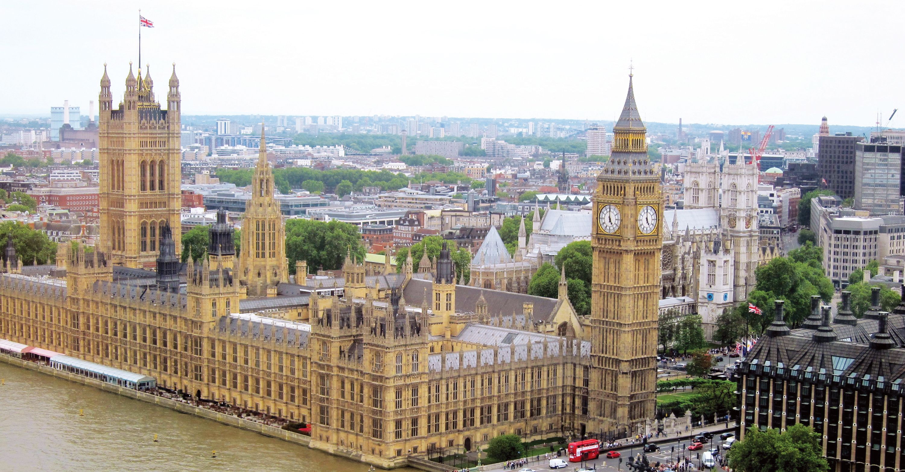 الاقتصاد البريطاني يشهد كساداً في أبريل