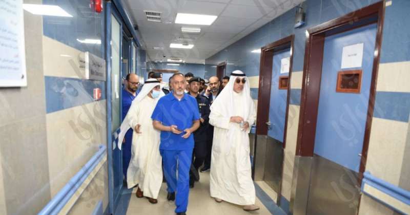 وزير الداخلية يتفقد مصابي حريق المنقف في المستشفيات