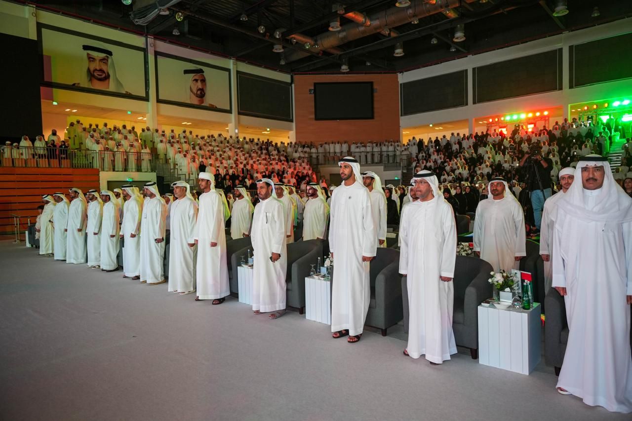 شخبوط بن نهيان يشهد تخريج 578 طالباً وطالبة من مدارس الإمارات الوطنية