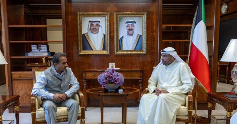 اليحيا يؤكد حرص الحكومة على متابعة حالة مصابي «حريق المنقف» وتقديم كامل الرعاية الصحية لهم