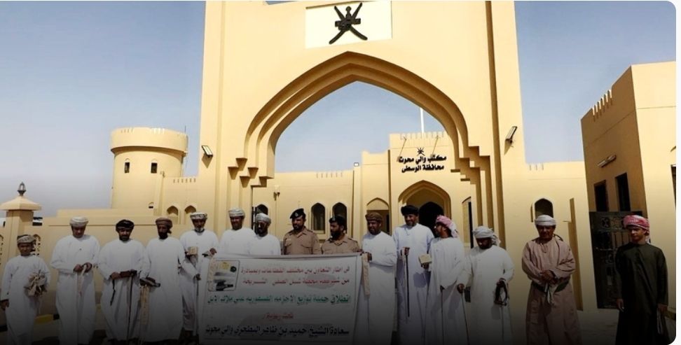 مبادرة لتوفير وتركيب أحزمة السلامة الفسفورية للإبل بمحوت