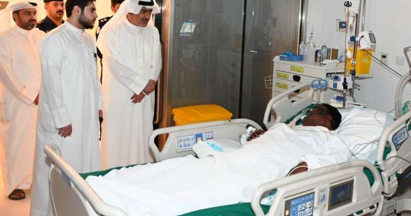 محافظ الجهراء عاد مصابي حريق المنقف في المستشفى