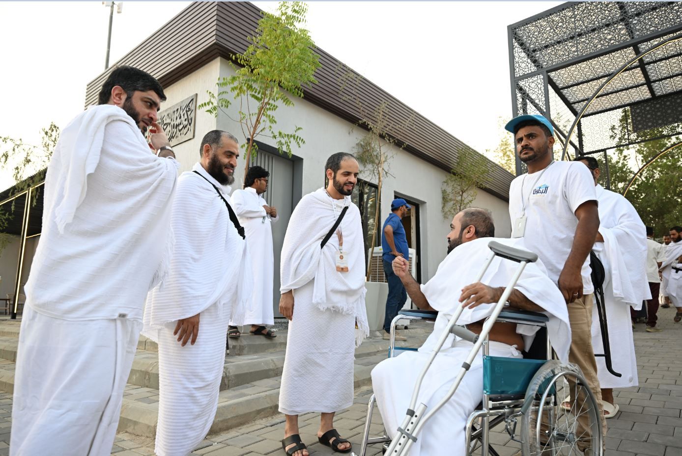 حجاج الإمارات يقفون على صعيد عرفات لأداء الركن الأعظم