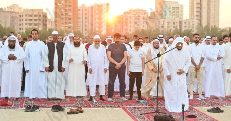 جموع المصلين أدّوا صلاة العيد في الساحات والمساجد