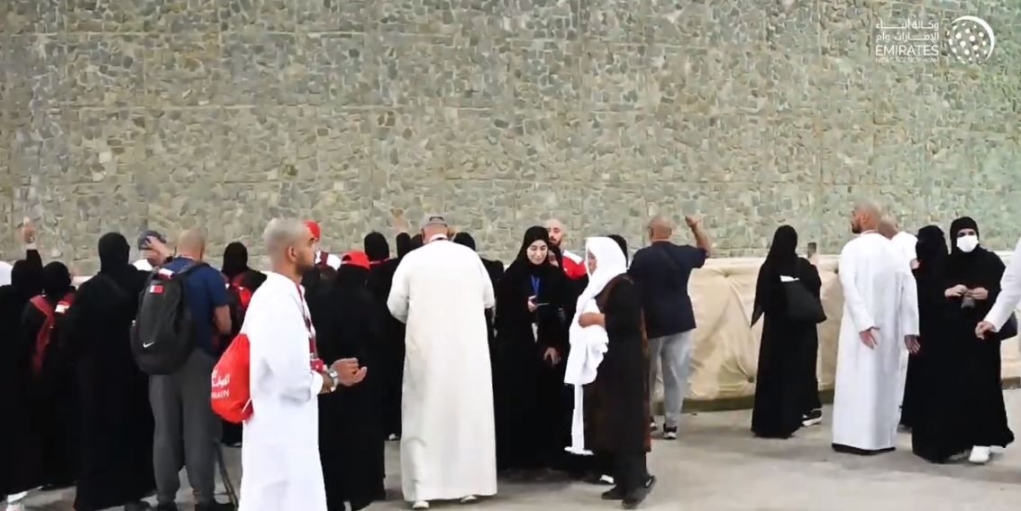 حجاج الإمارات يرمون جمرات ثاني أيام التشريق ويؤدون طواف الوداع اليوم وغداً