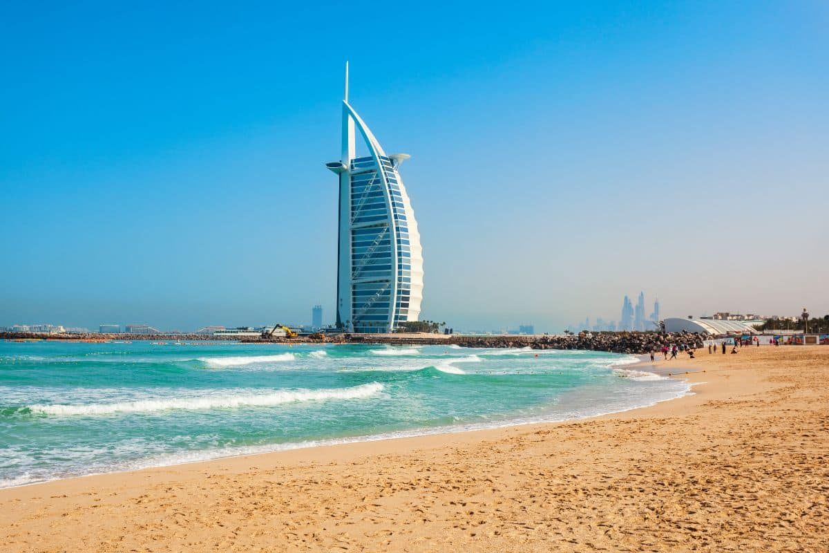 الإمارات تدخل أجواء فصل الصيف اعتباراً من الجمعة المقبل