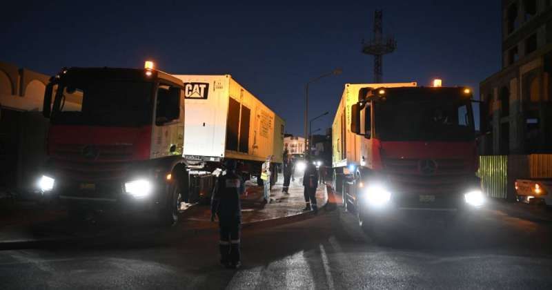 جهات استعانت بمولدات محمولة لتلافي تداعيات الانقطاع (تصوير أسعد عبدالله)