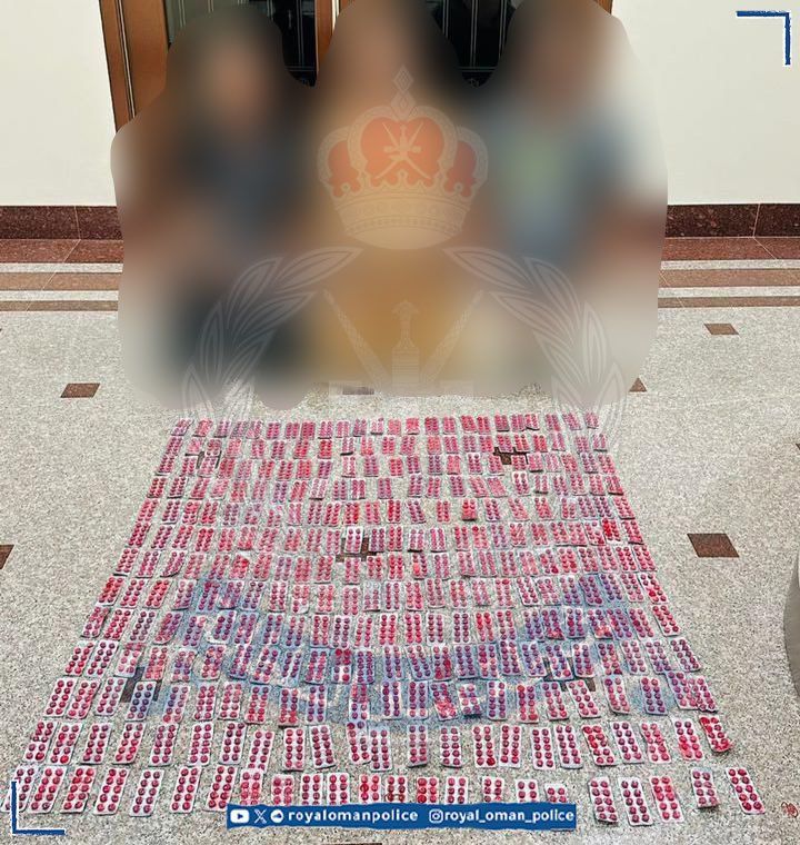 ضبط 3 آسيويين بحوزتهم 3080 قرصًا من المؤثرات العقلية