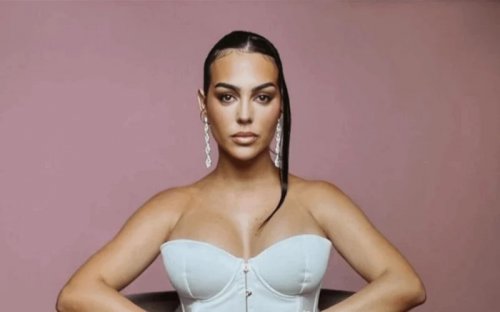 من جديد … جورجينا حبيبة كريستيانو رونالدو تولع مواقع التواصل بصور جريئة ظهرت كل مفاتنها