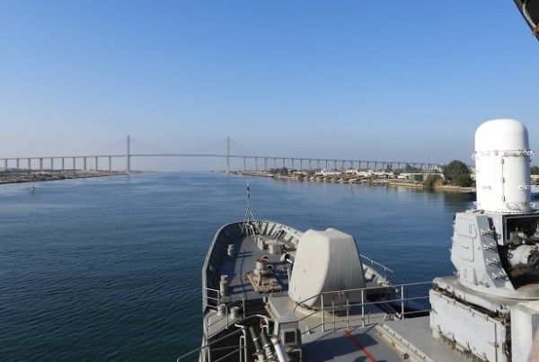 انضمام فرقاطة يونانية للأسطول البحري الأوروبي لحماية الملاحة الدولية في البحر الأحمر وخليج عدن