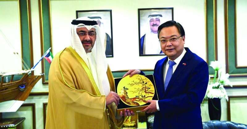 المحافظ والسفير الصيني