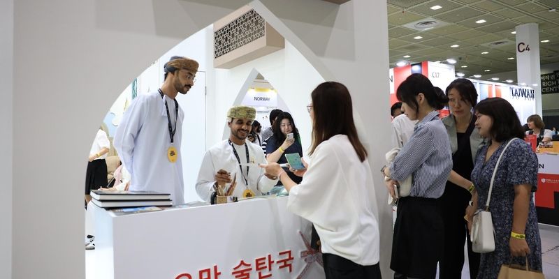سلطنة عمان تعرض تنوعها الثقافي في معرض سيول الدولي للكتاب
