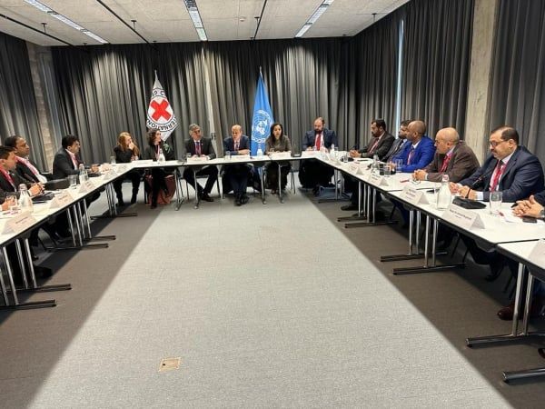 الفريق الحكومي: توجيهات عليا بالمشاركة في مباحثات مسقط بشأن الأسرى والمختطفين أواخر الشهر الجاري