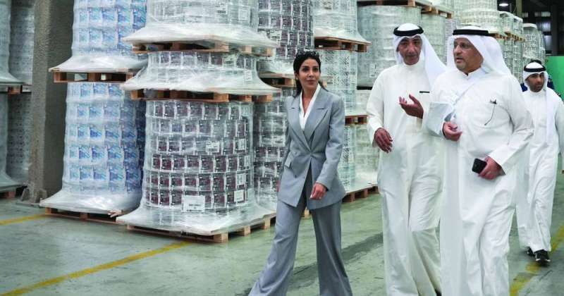 جانب من جولة المشعان والعمر وبوشهري في مخازن مؤسسة الموانئ