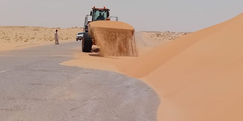 رفع جاهزية الطرق بمحافظة الوسطى لاستقبال زوار موسم خريف ظفار 2024